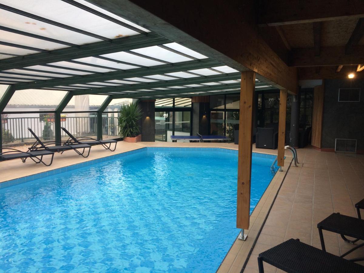 Logis La Residence Le Val-dʼAjol Kültér fotó